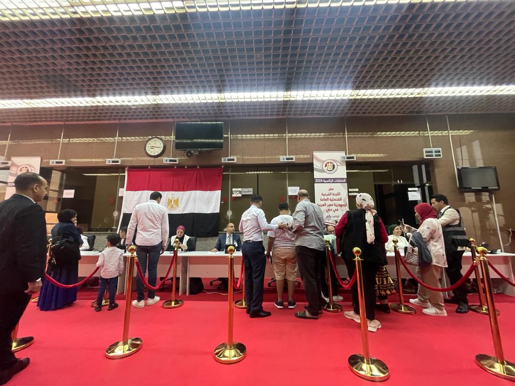 تزايد شديد للجالية المصرية بقنصلية دبى للتصويت