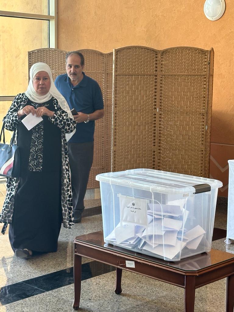  توافد أبناء الجالية المصرية بقطر  للتصويت بالانتخابات الرئاسية (6)