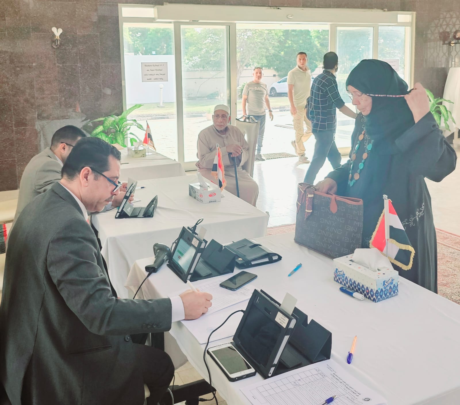 أبناء الجالية المصرية في سلطنة عمان يشاركون في الانتخابات الرئاسية