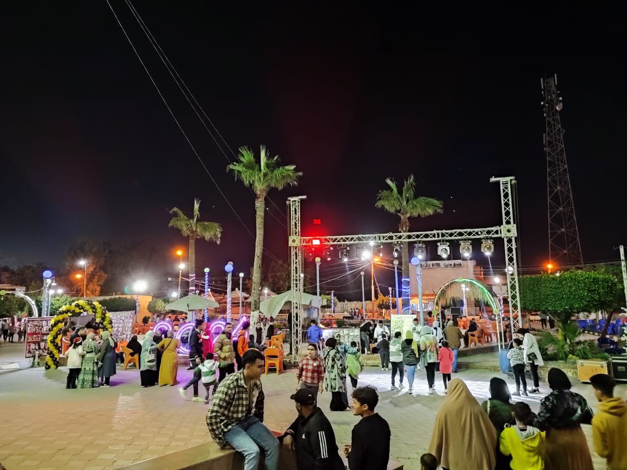 أجواء احتفالية بحدائق كفر الشيخ