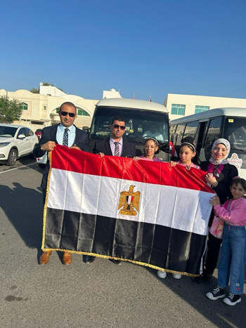 أطفال مصر بالخارج يشاركون أسرهم لحظات التصويت بانتخابات الرئاسة (1)