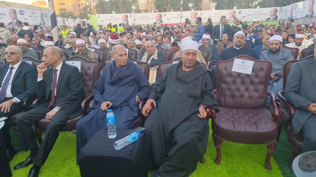 توافد الآلاف على مؤتمر حزب مستقبل وطن الثانى لتأييد المرشح الرئاسي عبدالفتاح السيسى بسوهاج (2)