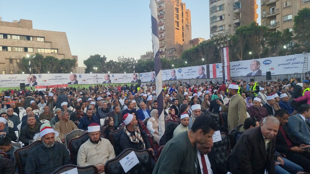 توافد الآلاف على مؤتمر حزب مستقبل وطن الثانى لتأييد المرشح الرئاسي عبدالفتاح السيسى  (2)