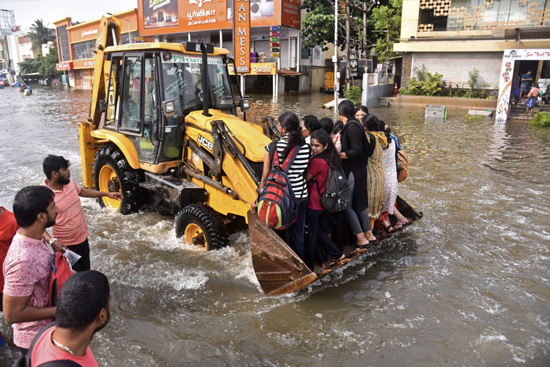 وصل إعصار ميتشونج إلى الهند (4)