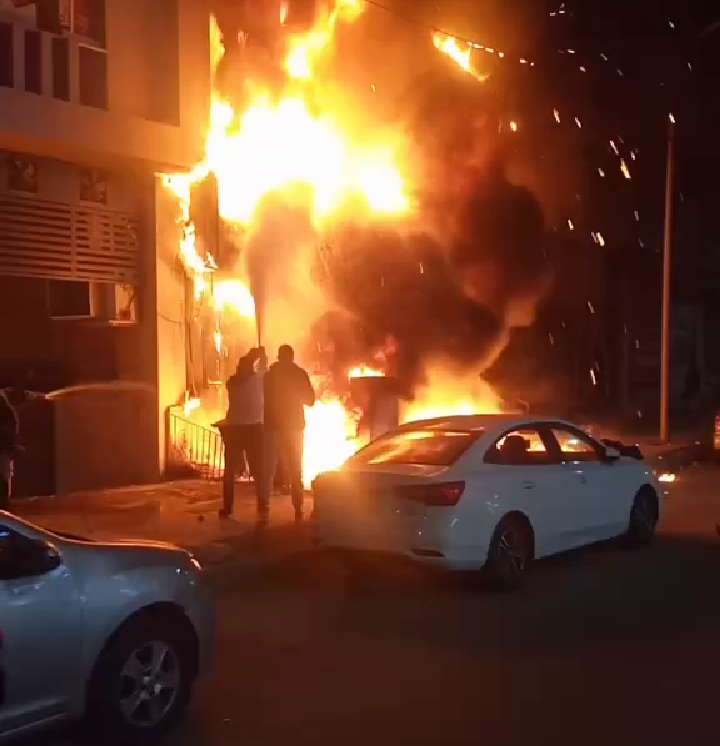 إندلاع حريق في محل تجاري شرق الإسكندرية