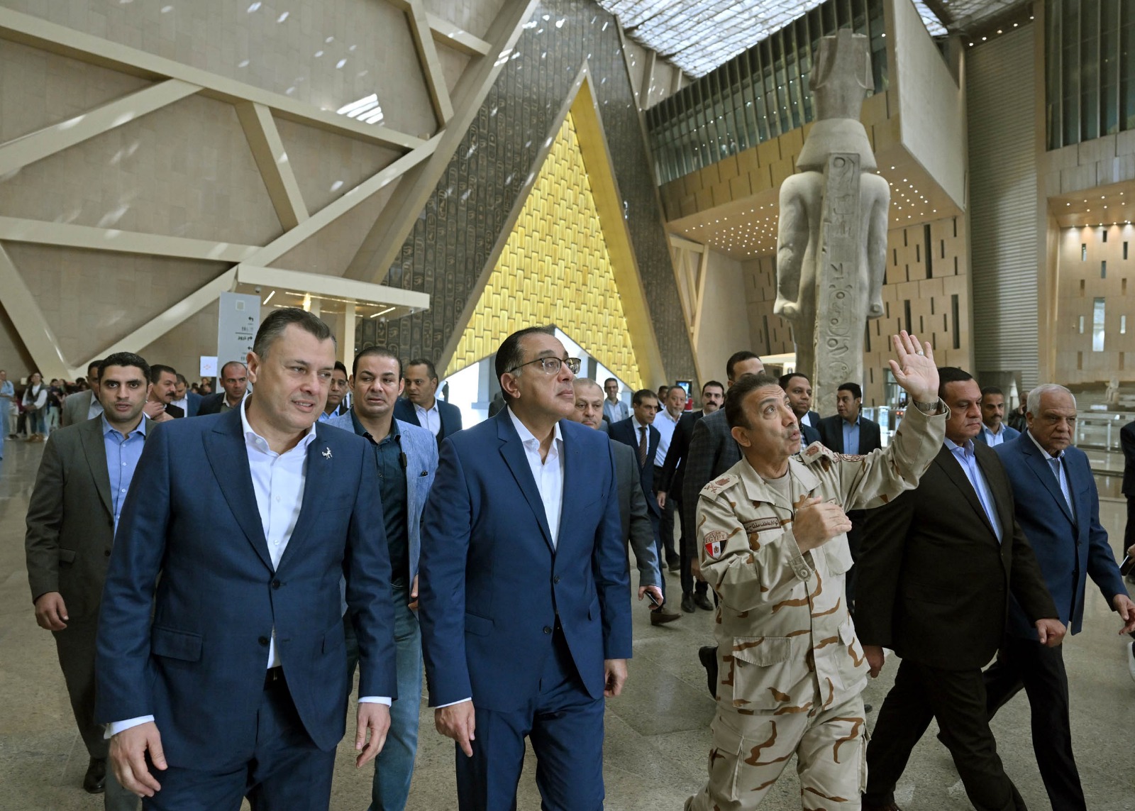 رئيس الوزراء يتفقدُ المتحف المصري الكبير