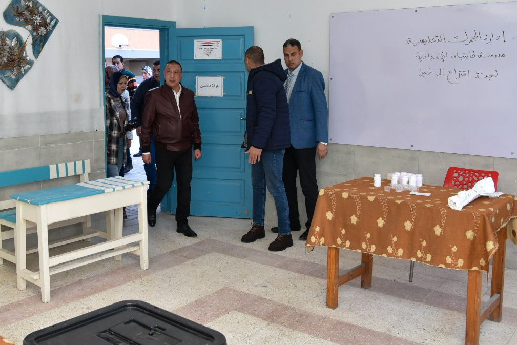 محافظ الإسكندرية يتفقد اللجان الانتخابية (1)