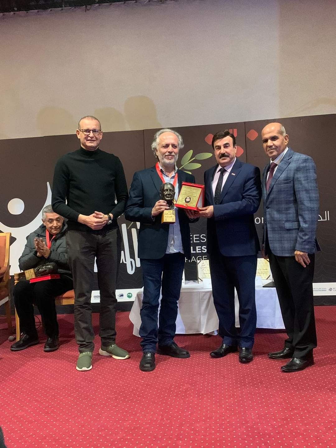 أيام قرطاج المسرحية توزع جوائز صلاح القصب وسامح مهران يفوز بجائزة الكتابة (1)