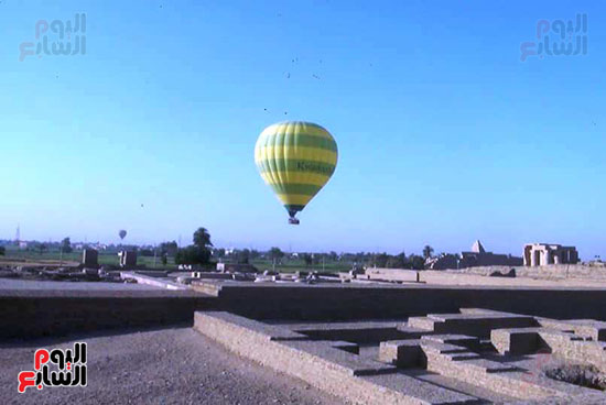 البالونات-خلال-تحليقها-أعلى-المعابد-الفرعونية