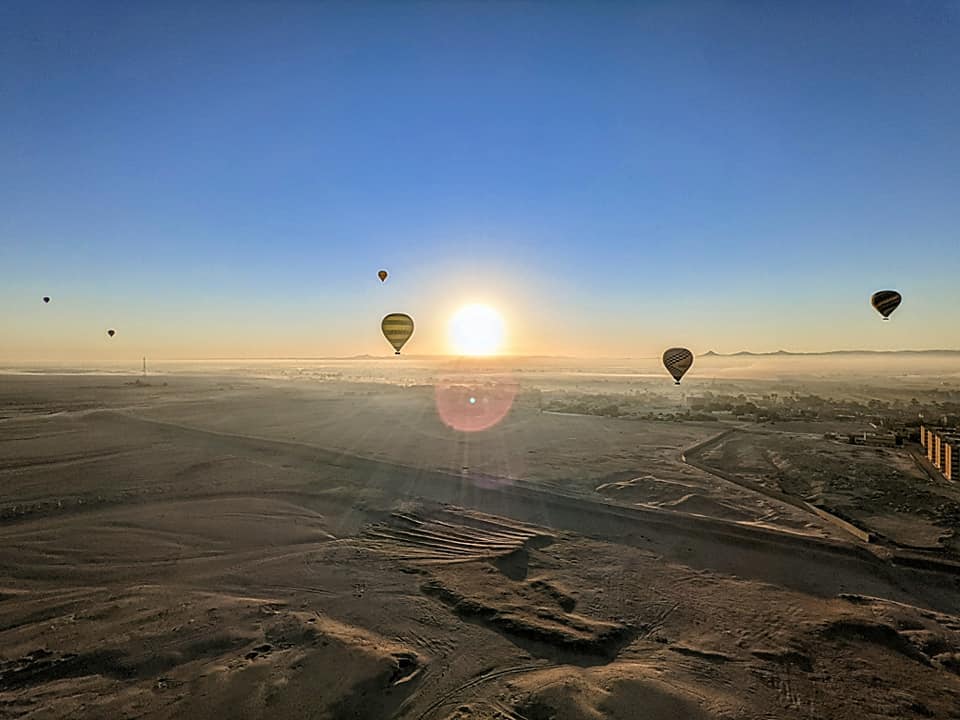 رحلات البالون خلال تحليقها بسماء الأقصر
