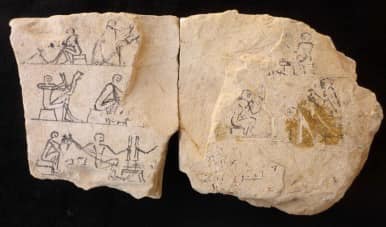 قطع من حفائر البعثة الأثرية المصرية الإسبانية بذراع أبو النجا