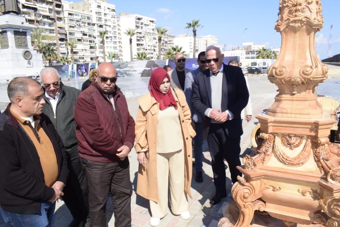 محافظ بورسعيد يتابع تطوير الممشى السياحي