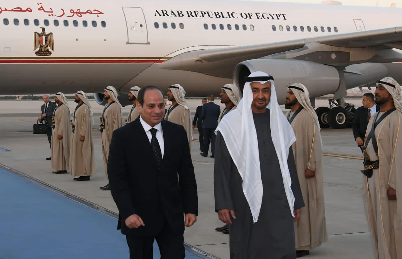 الرئيس السيسي يصل أبو ظبى (3)