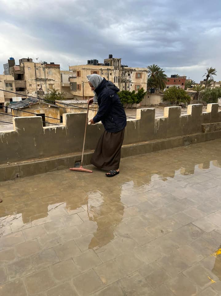 تنظيف اسطح المساجد
