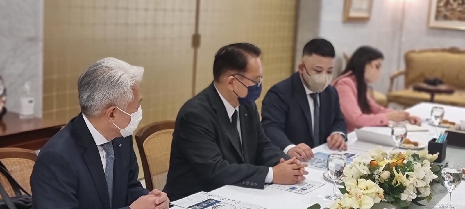 ممثلى الشركة اليابانية ممثلى الشركة اليابانية