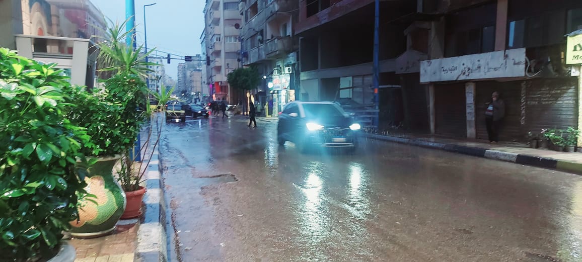  هطول أمطار غزيرة وسط الإسكندرية (1)
