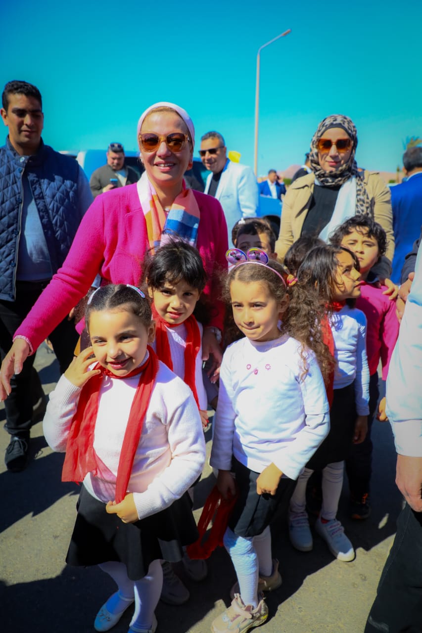 اطفال جنوب سيناء مع وزيرة البيئة