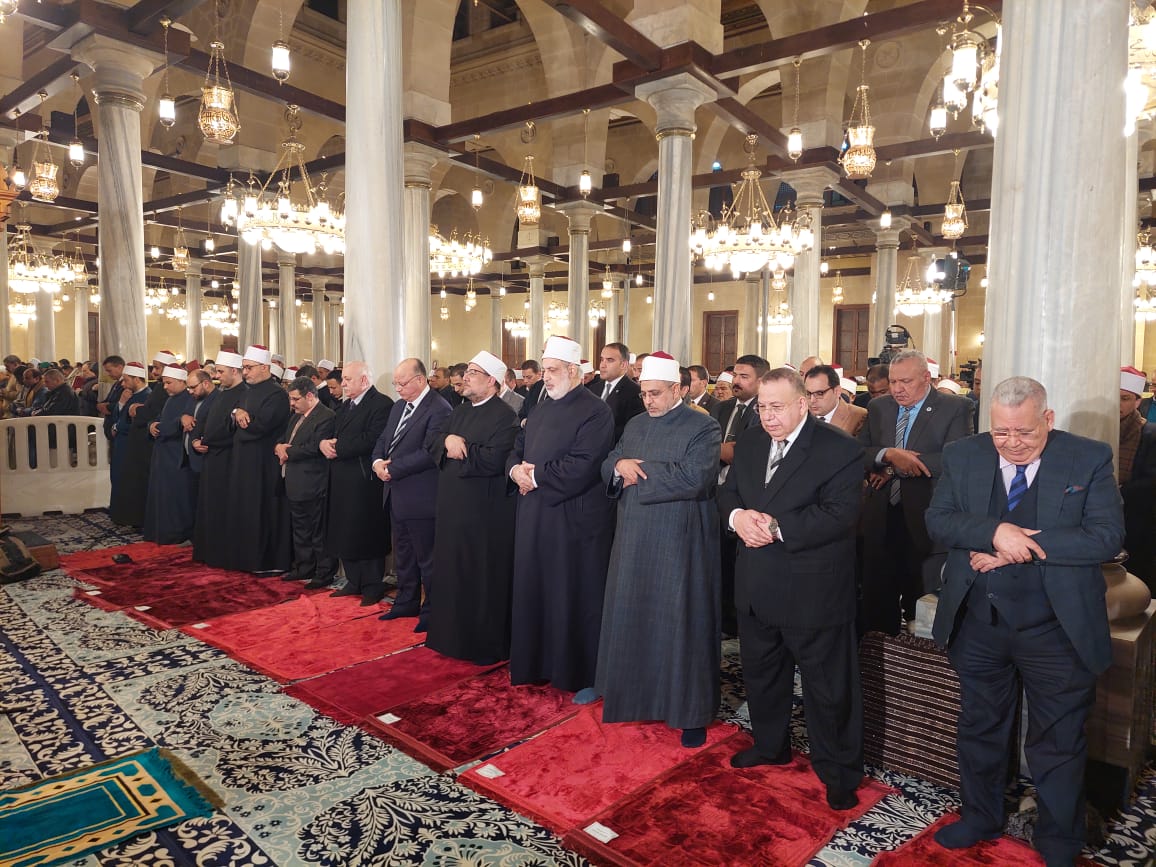 محافظ القاهرة يشهد احتفالا الأوقاف بذكرى الإسراء والمعراج بمسجد الحسين