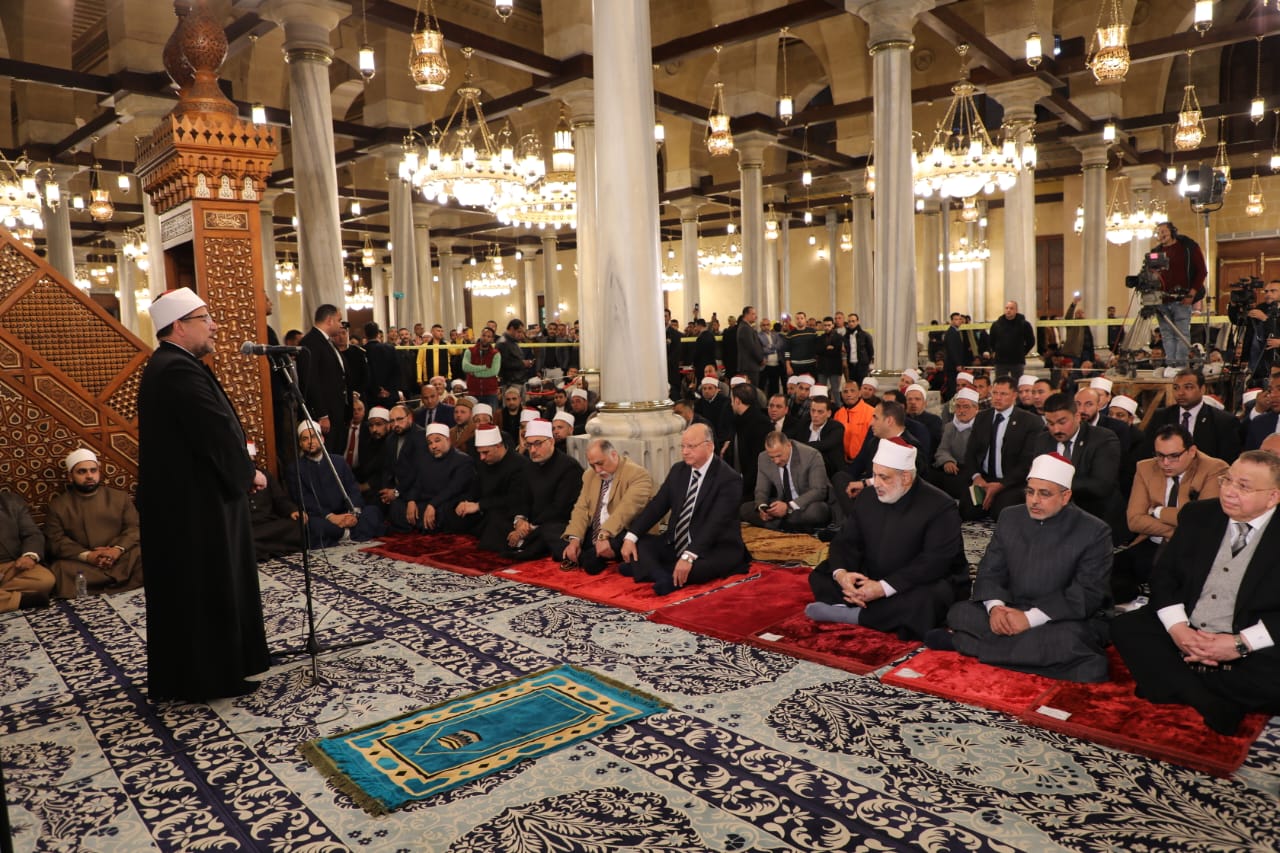 محافظ القاهرة يشهد احتفالا ابذكرى الإسراء والمعراج بمسجد الحسين