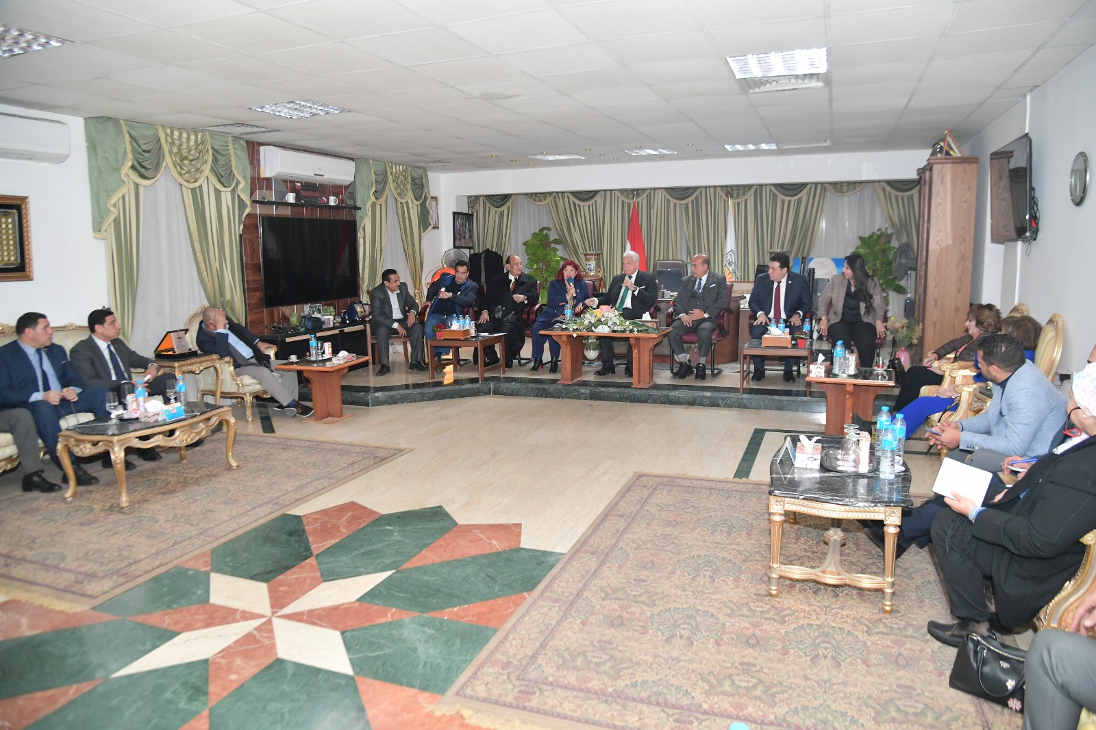 وفد سياحة النواب يلتقي محافظ جنوب سيناء (3)