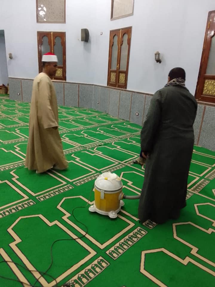 العمل فى تعقيم المساجد بمحافظة الأقصر