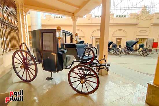 يضم المتحف مجموعة رائعة من العربات الملكية