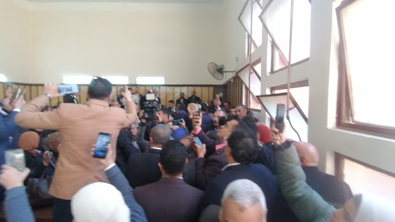 هتافات بعد تأييد حكم الإعدام (2)