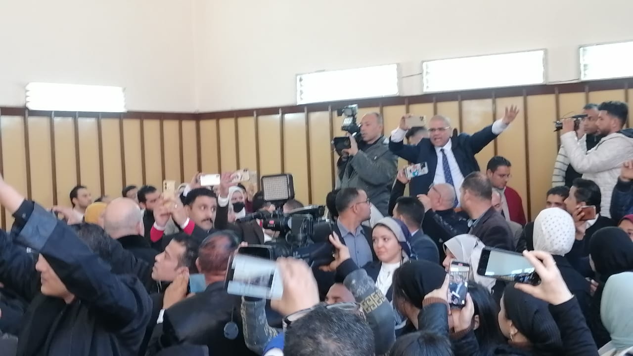 هتافات بعد تأييد حكم الإعدام (3)