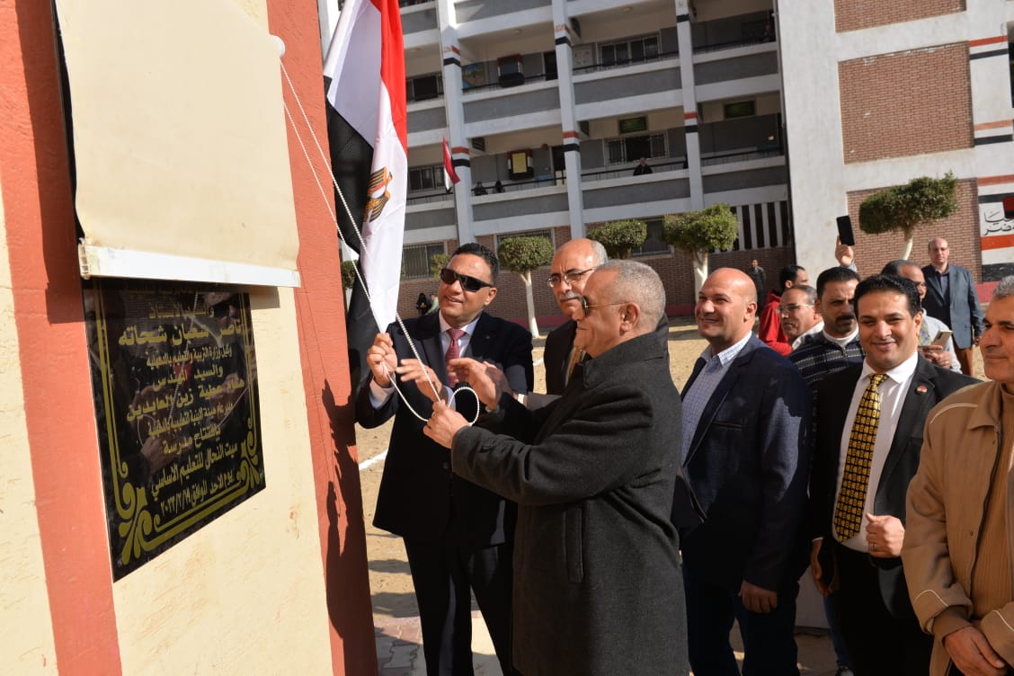 جانب من افتتاح محافظ الدقهلية للمشروعات بمدن المحافظة (5)