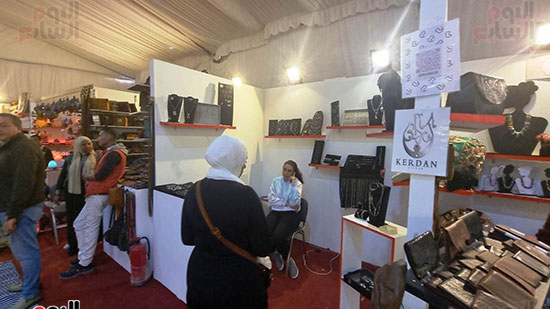 اقبال-الأهالى-على-معرض-ديارنا-بالأقصر اقبال-الأهالى-على-معرض-ديارنا-بالأقصر