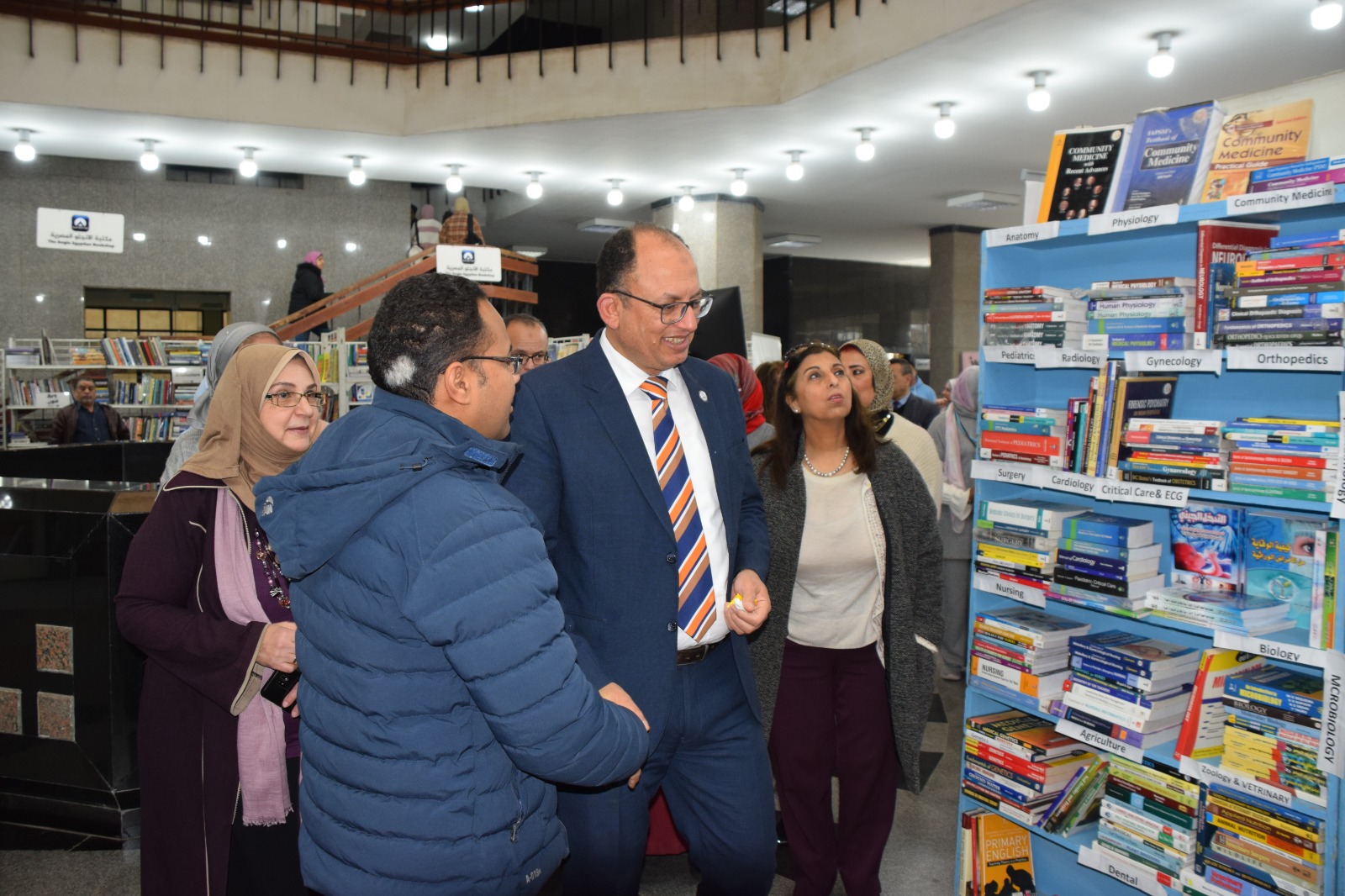 رئيس جامعة حلوان يفتتح معرض الكتاب السنوي السابع