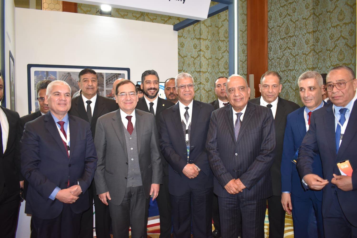 جانب من لقاء وزير البترول ورئيس فوسفات مصر (1)