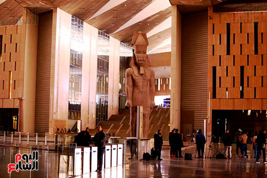 تمثال رمسيس الثاني بالمتحف المصري الكبير (16)
