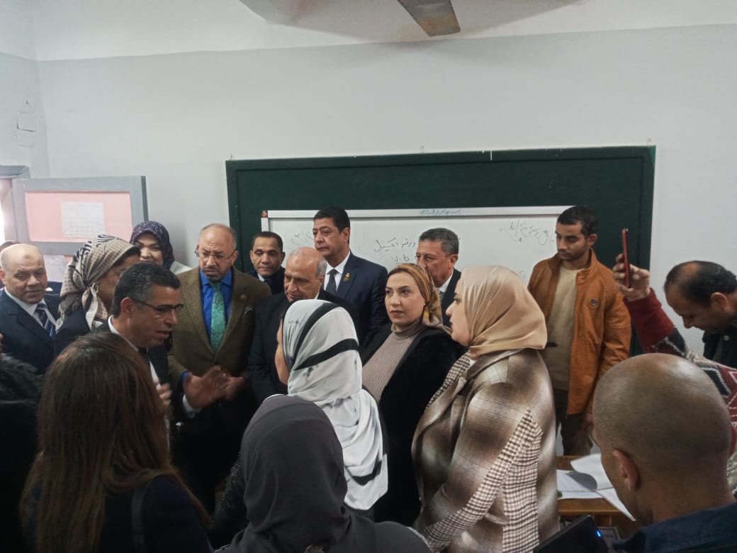 وفد لجنة التعليم بالبرلمان  يزور مدارس أبو حمص بالبحيرة  (8)