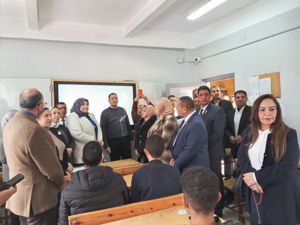 وفد لجنة التعليم بالبرلمان  يزور مدارس أبو حمص بالبحيرة  (9)