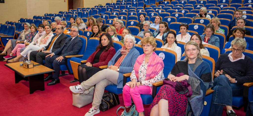 عضوات جمعية سيدات الأعمال الألمانية خلال زيارتهم قناة السويس