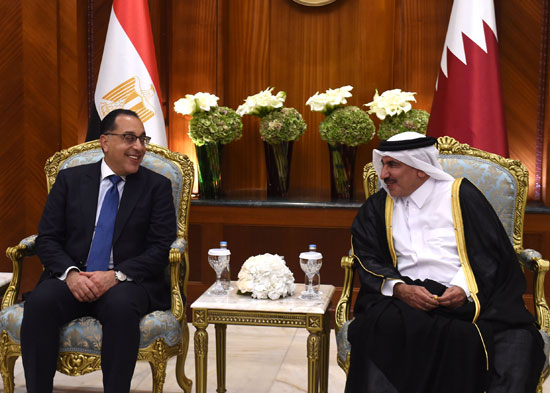 رئيس الوزراء يصل الدوحة فى زيارة عمل  (1)
