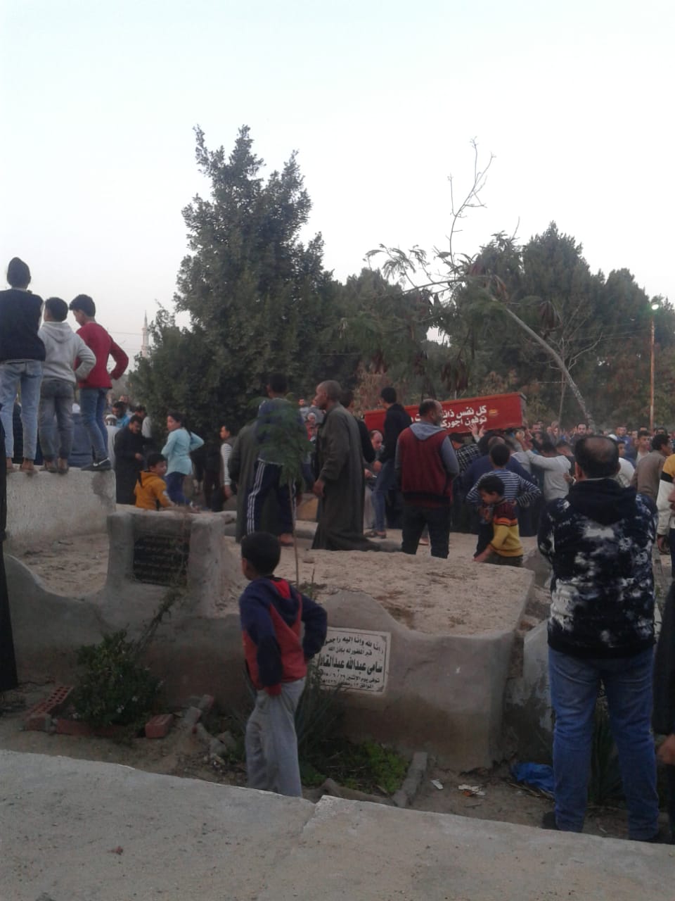 تشييع جنازة طالبتين بالثانوية (1)