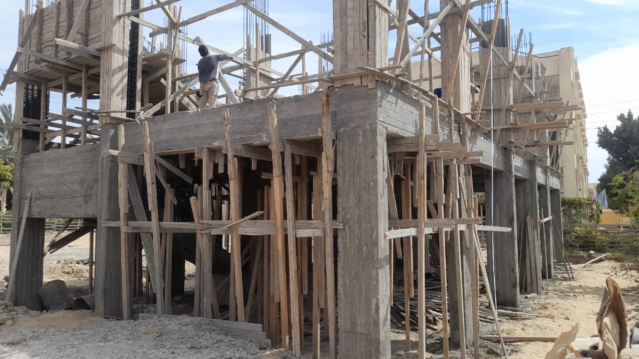 مشروع محطة معالجة الصرف الصحي لخدمة المواطنين