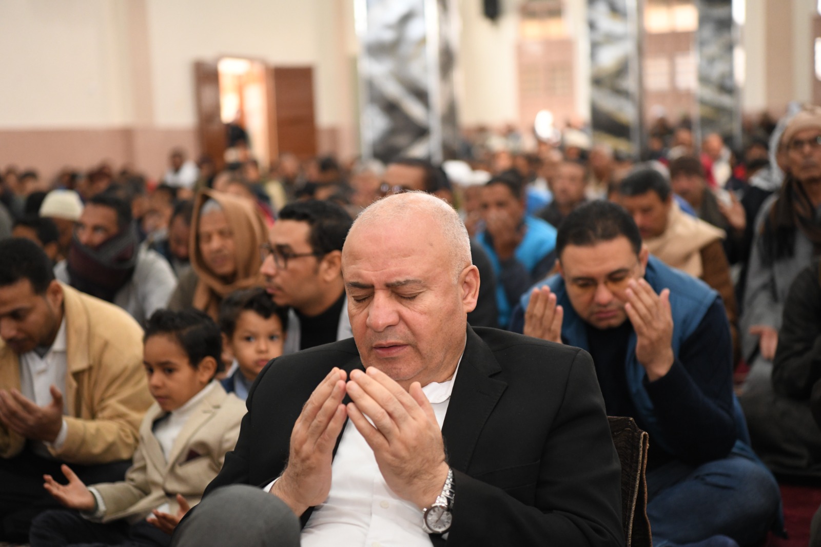 جانب من الصلاة اليوم في المسجد الجديد (4)