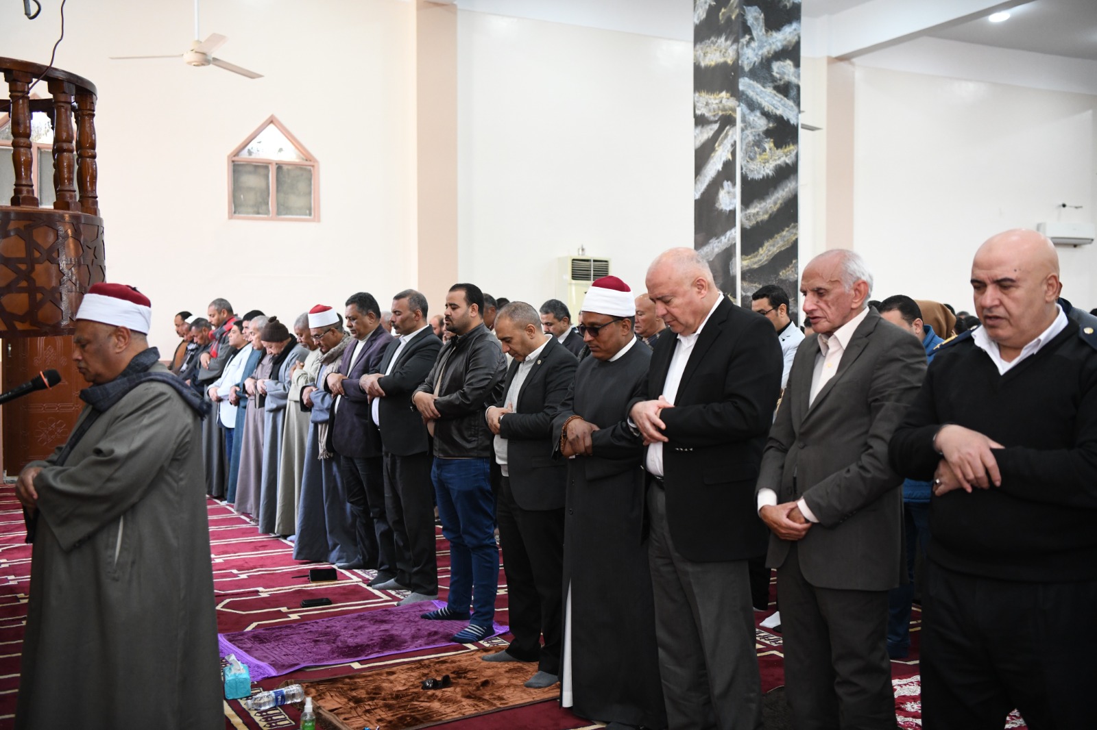 جانب من الصلاة اليوم في المسجد الجديد (2)