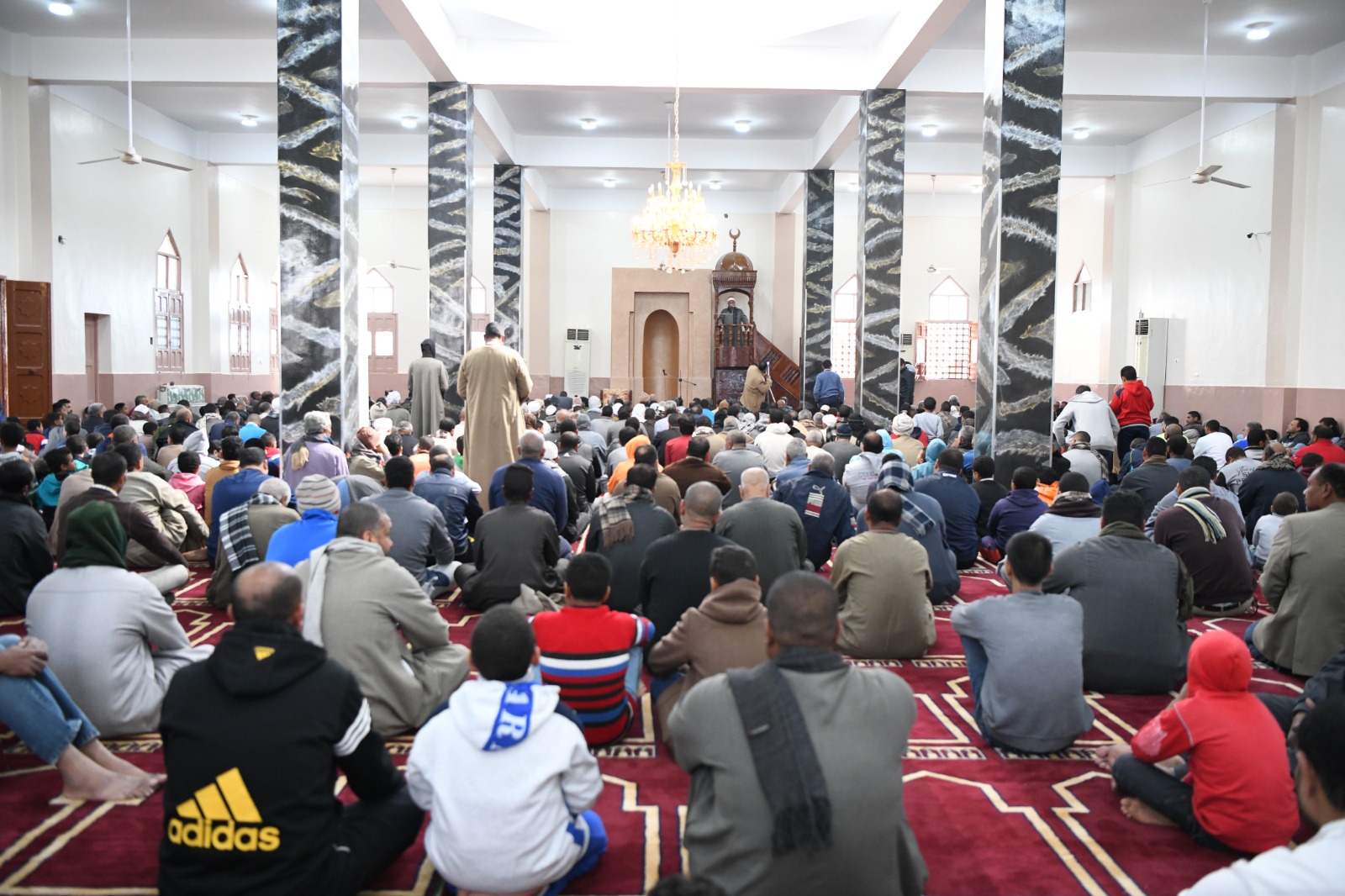 جانب من الصلاة اليوم في المسجد الجديد (3)