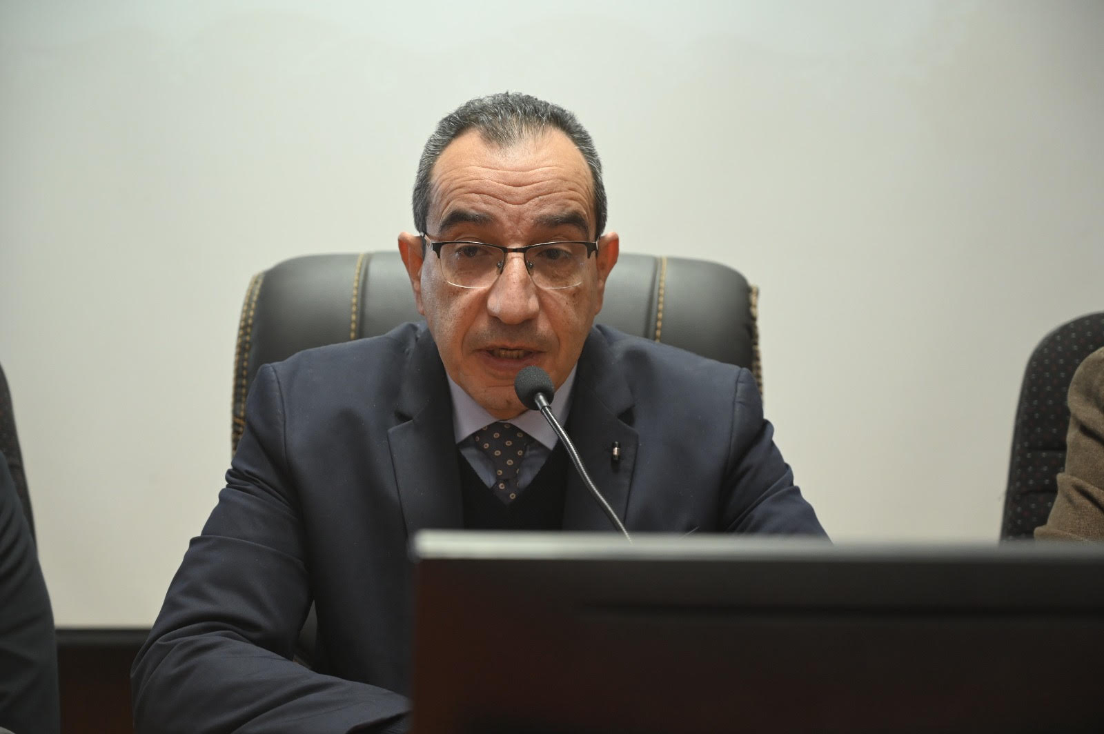 الدكتور ياسر مجدى حتاته، رئيس جامعة الفيوم