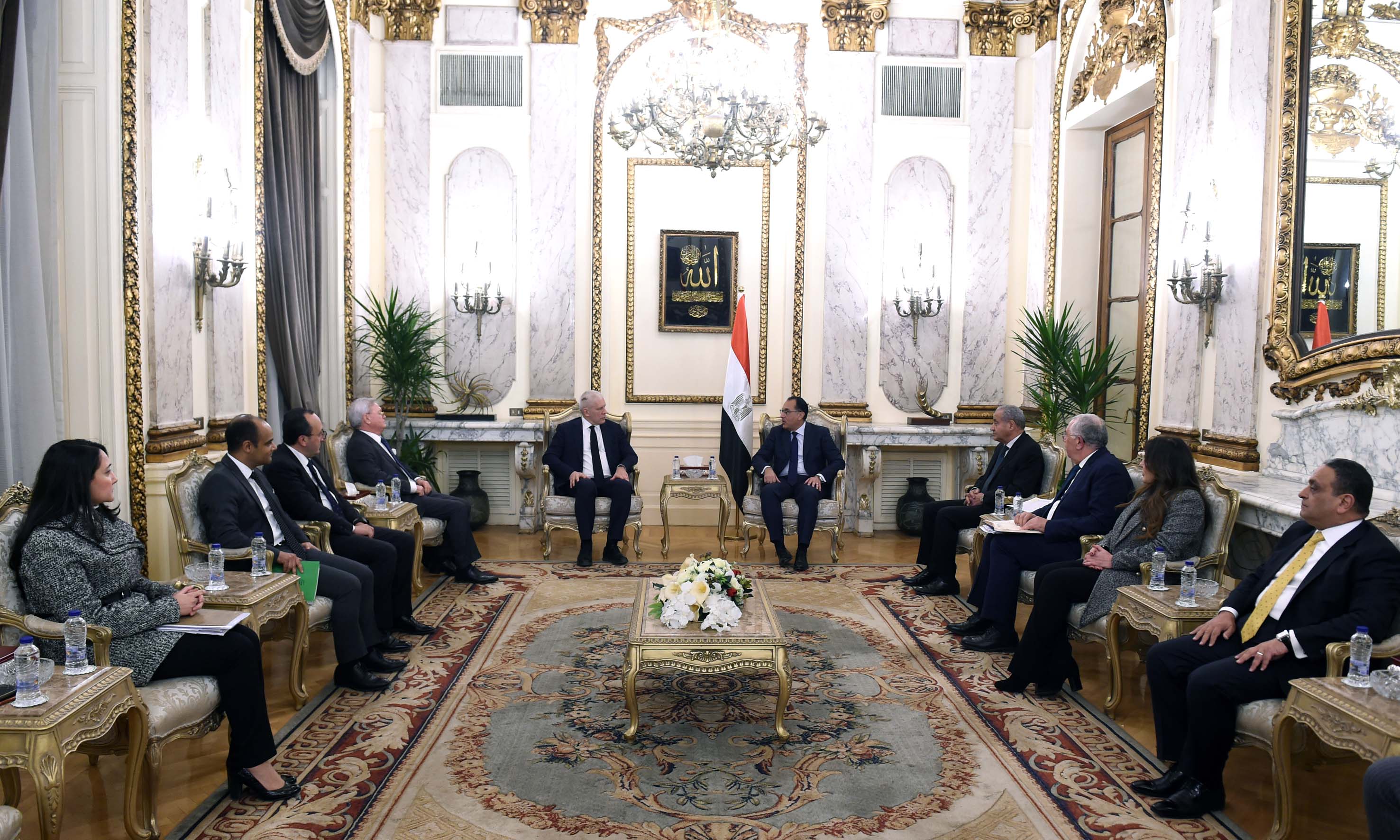 رئيس الوزراء يلتقى الرئيس الصربى الأسبق (3)