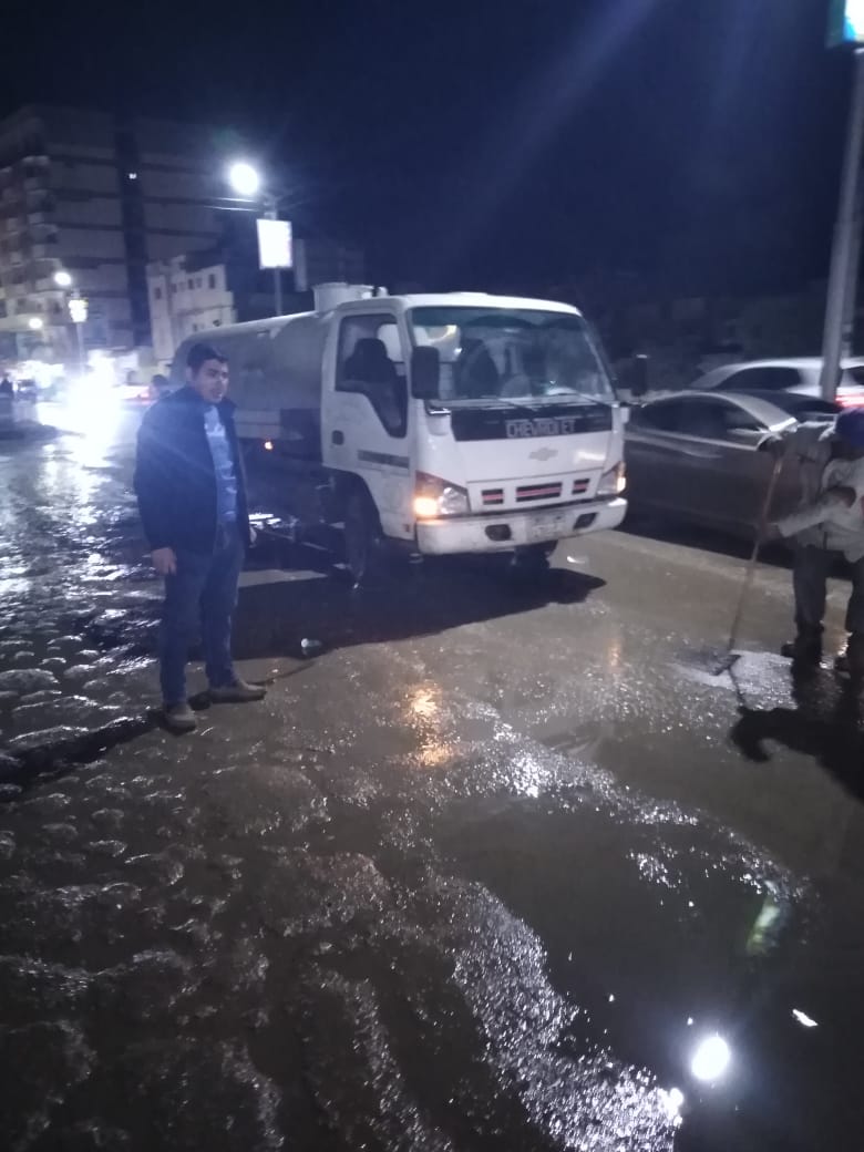 رفع مياه الامطار ليلا بكفر الشيخ