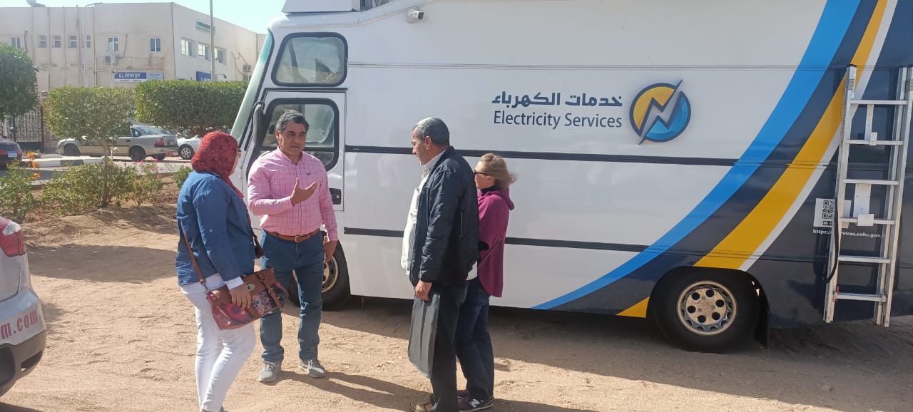 سيارة متنقلة لتقديم خدمات الكهرباء اليكترونيا بشرم الشيخ