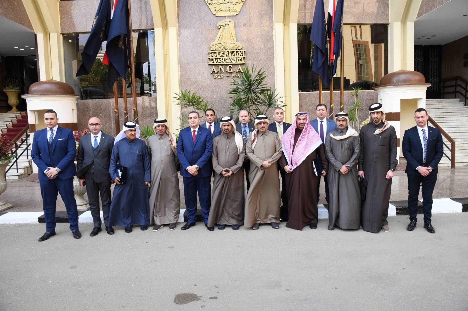 استقبال وفد من قيادات وزارة الداخلية القطرية  (2)