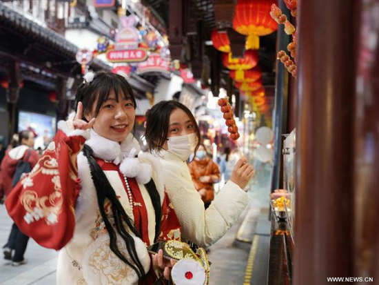 فعاليات الاحتفال بعيد الفوانيس التقليدي في أنحاء الصين (1)