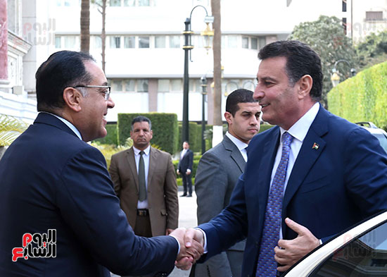 رئيس الوزراء يلتقي رئيس مجلس النواب الأردني (1)