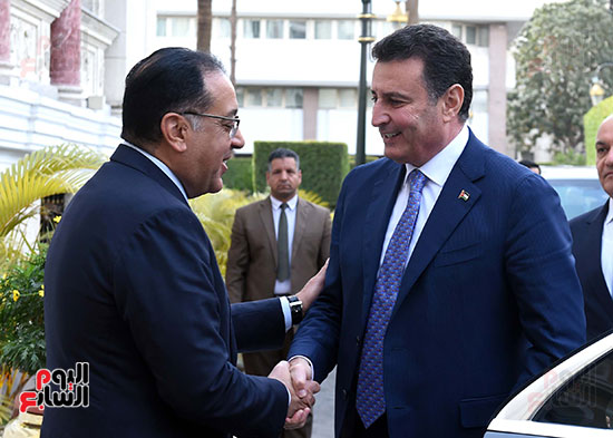 رئيس الوزراء يلتقي رئيس مجلس النواب الأردني (3)